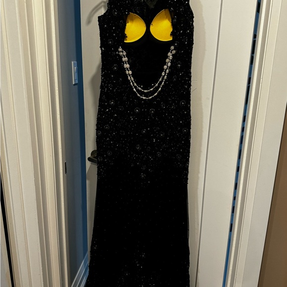 Evening Gown - Picture 2 of 3